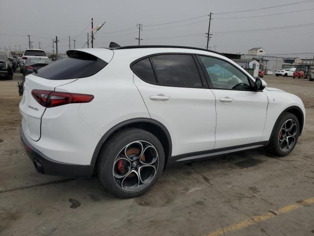 ZASPAKBN6N7D32322 - 2022 ALFA ROMEO STELVIO TI WHITE photo 3