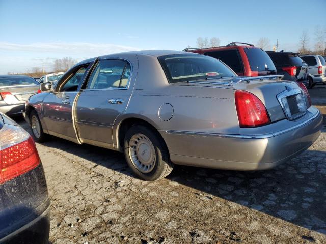 1LNHM81W31Y676174 - 2001 LINCOLN TOWN CAR EXECUTIVE Beige Foto 2