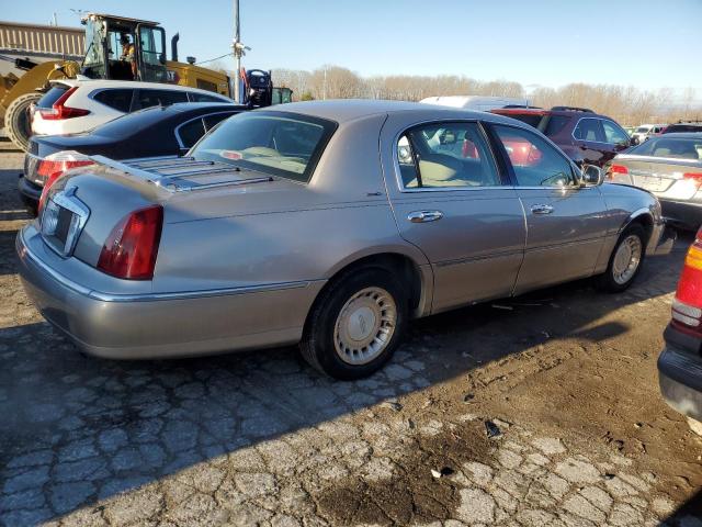 1LNHM81W31Y676174 - 2001 LINCOLN TOWN CAR EXECUTIVE Beige Foto 3