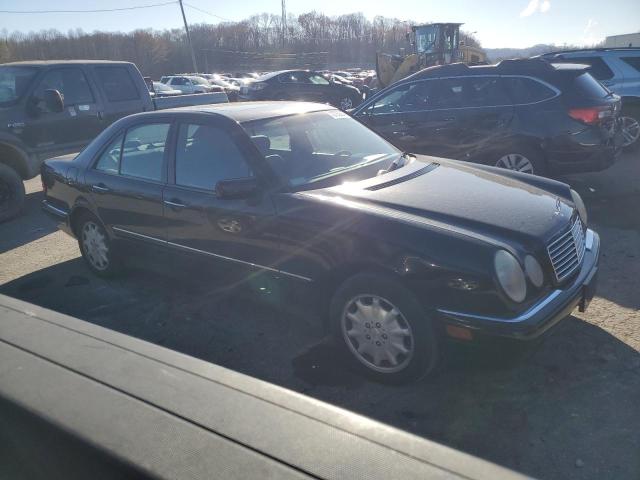 WDBJF65F2WA705502 - 1998 MERCEDES-BENZ E 320 BLACK photo 4