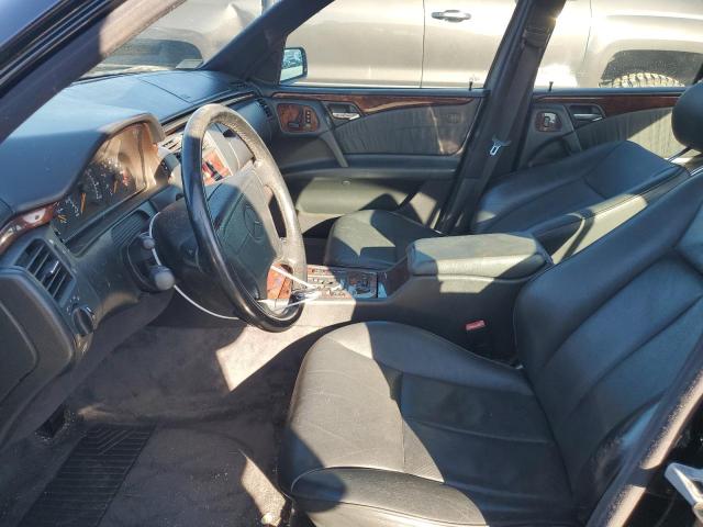 WDBJF65F2WA705502 - 1998 MERCEDES-BENZ E 320 BLACK photo 7