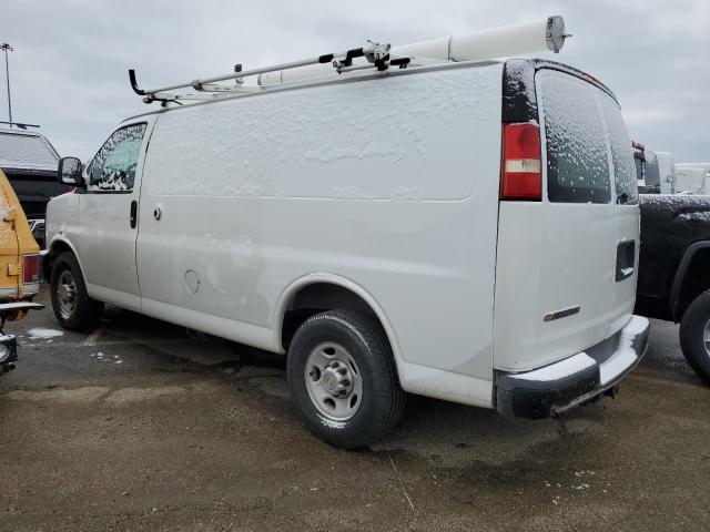 1GCWGFCA7D1903758 - 2013 CHEVROLET EXPRESS G2 WHITE photo 2