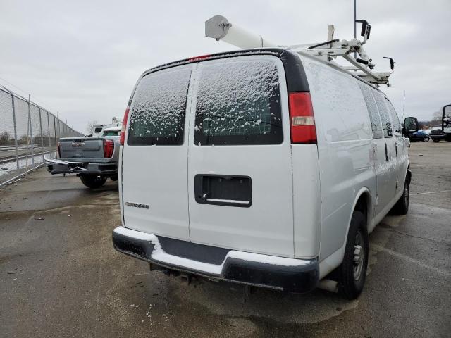 1GCWGFCA7D1903758 - 2013 CHEVROLET EXPRESS G2 WHITE photo 3