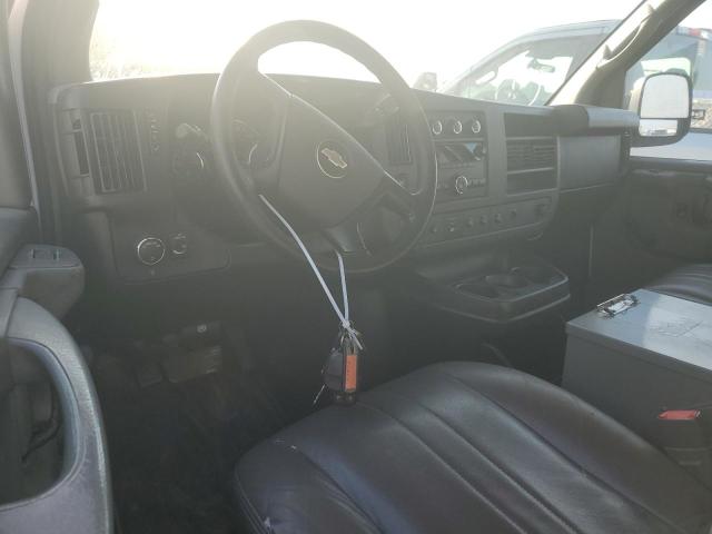 1GCWGFCA7D1903758 - 2013 CHEVROLET EXPRESS G2 WHITE photo 8