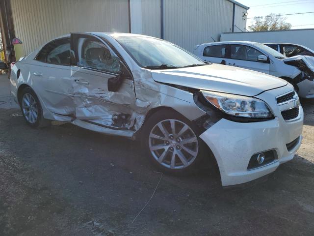 1G11G5SX6DU112882 - 2013 CHEVROLET MALIBU 3LT თეთრი ფოტო 4