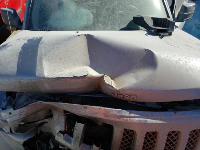 1C4NJRBB2GD797859 - 2016 JEEP PATRIOT SPORT SILVER photo 12