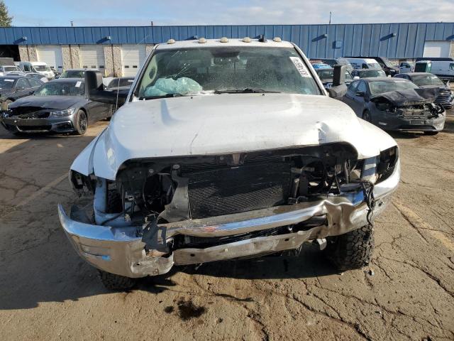 3C63RRHL1GG316560 - 2016 RAM 3500 SLT WHITE photo 5