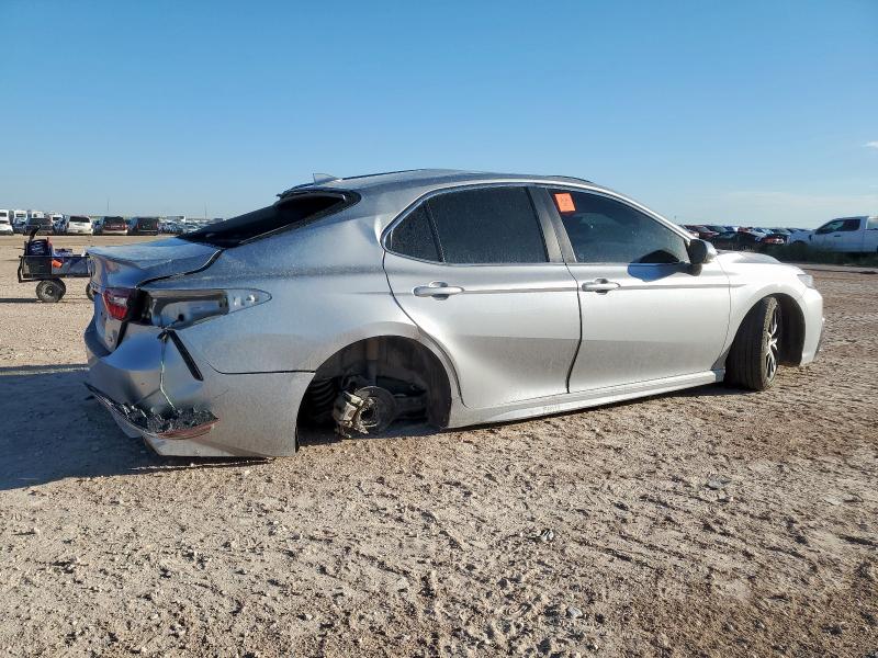 4T1T11AK7NU662394 - 2022 TOYOTA CAMRY SE SILVER photo 3