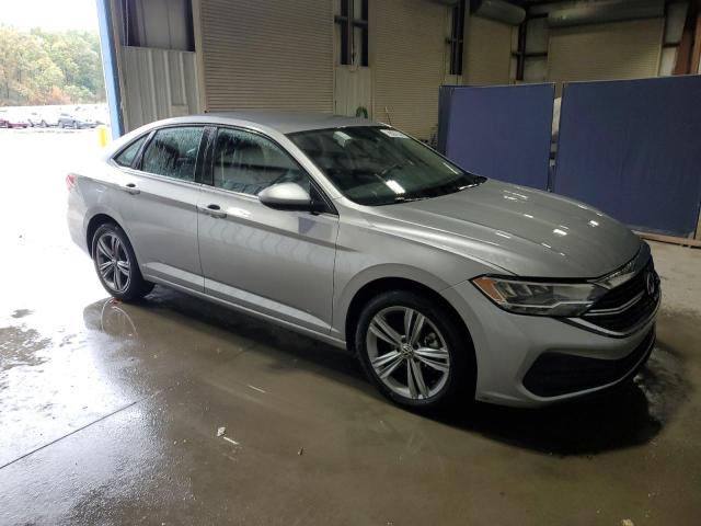 3VWEM7BU9RM025084 - 2024 VOLKSWAGEN JETTA SE SILVER photo 4