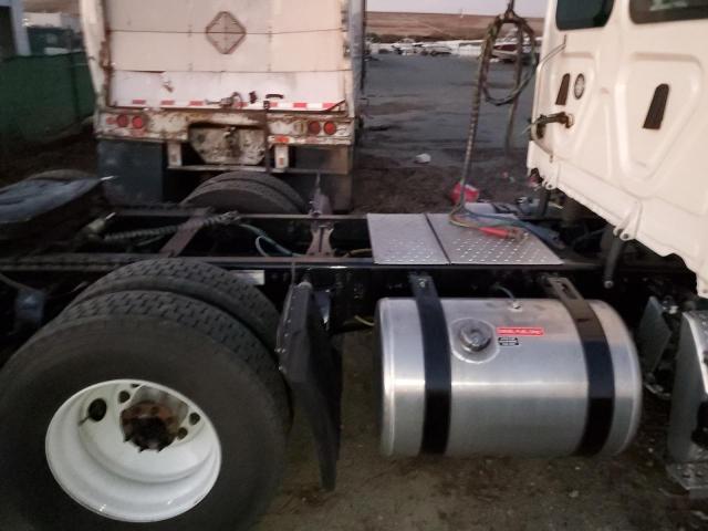 3AKJHLDV9RSVM4204 - 2024 FREIGHTLINER CASCADIA 1 WHITE photo 6