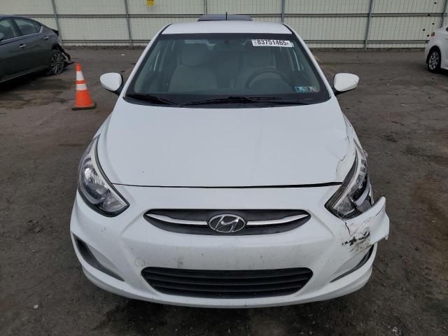 KMHCT4AE5HU317472 - 2017 HYUNDAI ACCENT SE WHITE photo 5