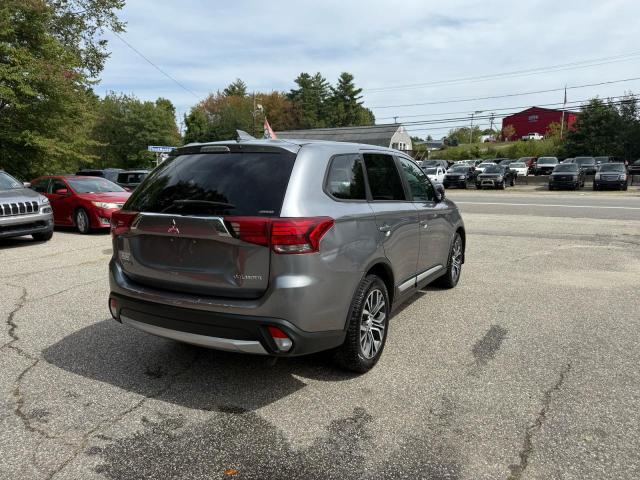 JA4AZ3A31JZ056721 - 2018 MITSUBISHI OUTLANDER SE ნაცრისფერი ფოტო 4