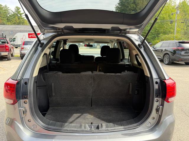 JA4AZ3A31JZ056721 - 2018 MITSUBISHI OUTLANDER SE ნაცრისფერი ფოტო 8