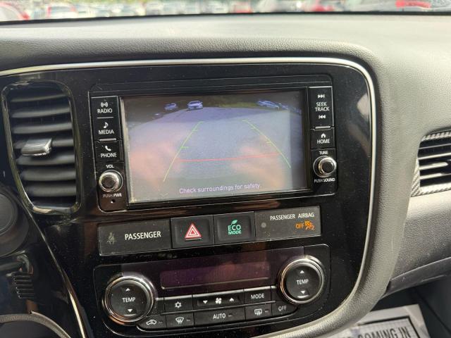 JA4AZ3A31JZ056721 - 2018 MITSUBISHI OUTLANDER SE ნაცრისფერი ფოტო 9