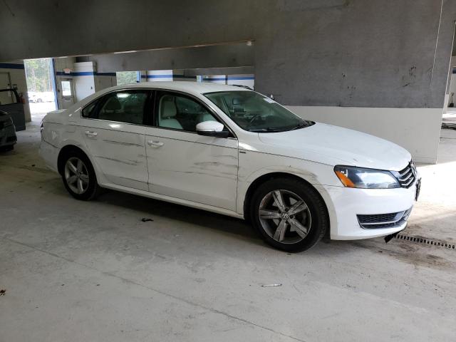 1VWAT7A32EC035199 - 2014 VOLKSWAGEN PASSAT S WHITE photo 4