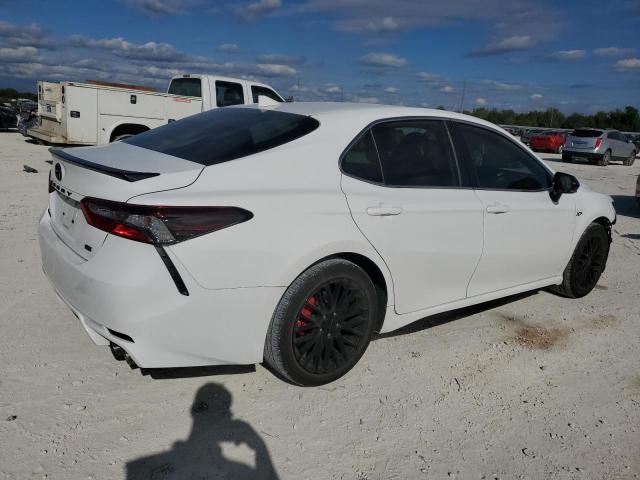 4T1T11AK4PU798579 - 2023 TOYOTA CAMRY SE NIGHT SHADE WHITE photo 3