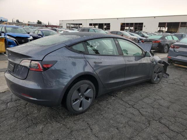 5YJ3E1EA9PF454992 - 2023 TESLA MODEL 3 ნაცრისფერი ფოტო 3