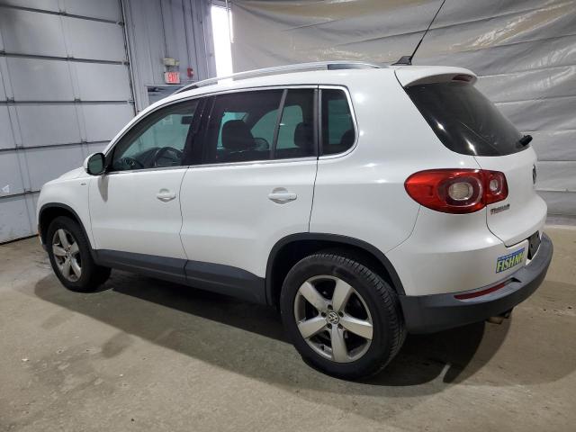 WVGBV7AX1AW531670 - 2010 VOLKSWAGEN TIGUAN SE WHITE photo 2