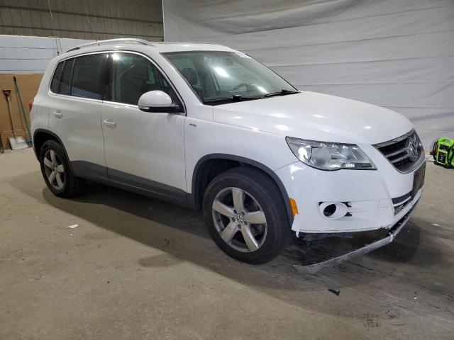 WVGBV7AX1AW531670 - 2010 VOLKSWAGEN TIGUAN SE WHITE photo 4