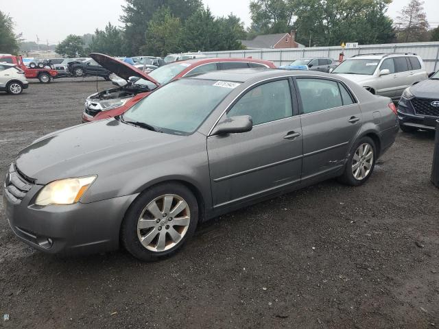 2006 TOYOTA AVALON XL, 