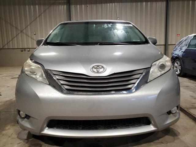 5TDYK3DCXDS294805 - 2013 TOYOTA SIENNA XLE ვერცხლისფერი ფოტო 5