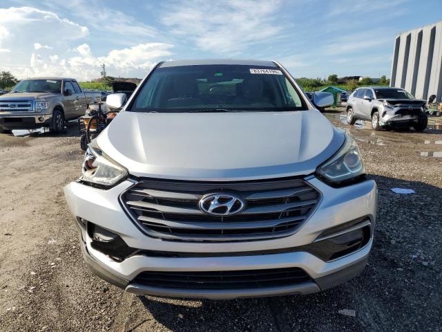 5XYZT3LB2HG414027 - 2017 HYUNDAI SANTA FE S SILVER photo 5