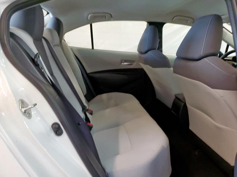 5YFEPMAE8MP149805 - 2021 TOYOTA COROLLA LE WHITE photo 10