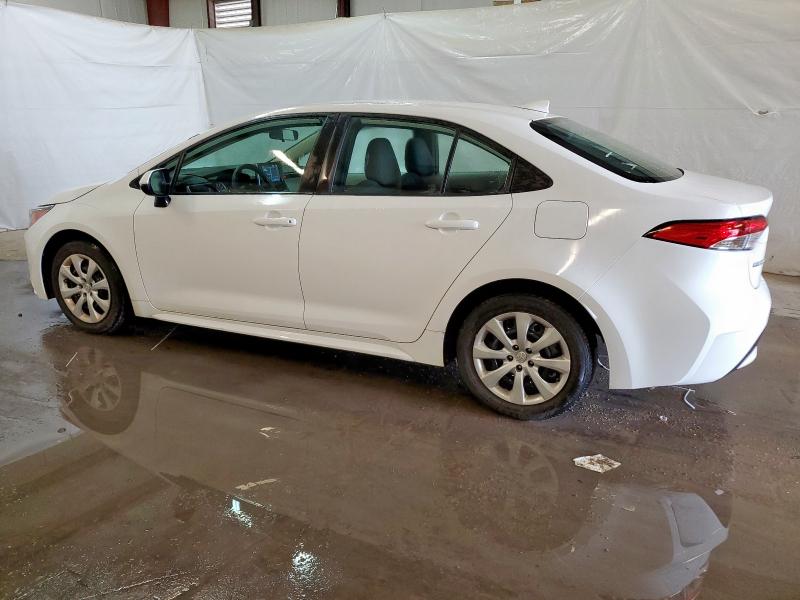 5YFEPMAE8MP149805 - 2021 TOYOTA COROLLA LE WHITE photo 2