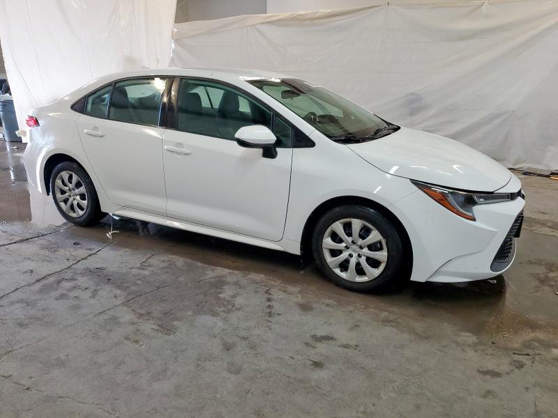 5YFEPMAE8MP149805 - 2021 TOYOTA COROLLA LE WHITE photo 4