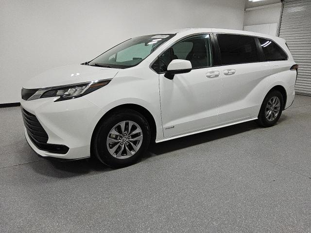 2021 TOYOTA SIENNA LE, 