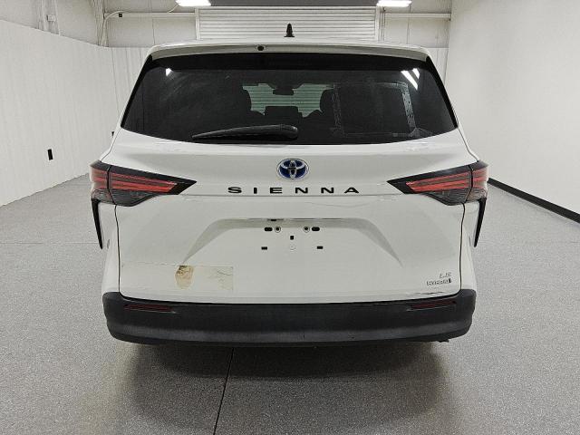 5TDKRKEC4MS033065 - 2021 TOYOTA SIENNA LE WHITE photo 6