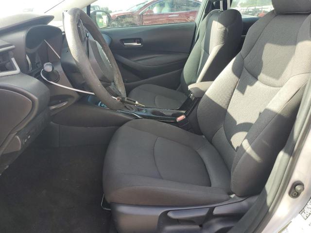 5YFEPRAE8LP069318 - 2020 TOYOTA COROLLA LE Gümüş foto 7