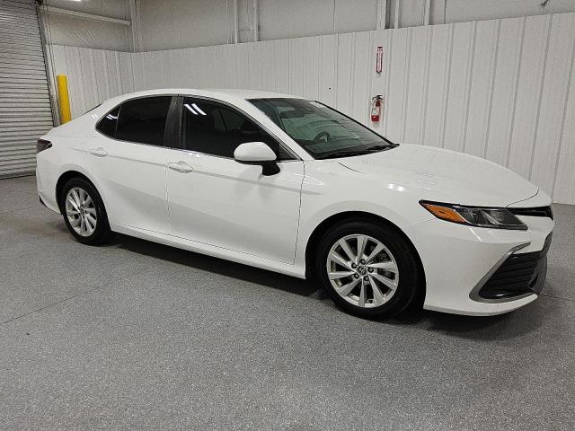 4T1C11AK7MU468527 - 2021 TOYOTA CAMRY LE 白色 照片 4