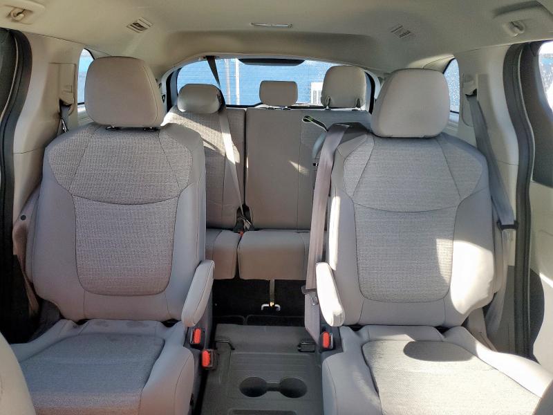 5TDKRKEC2MS035378 - 2021 TOYOTA SIENNA LE 白色 照片 10