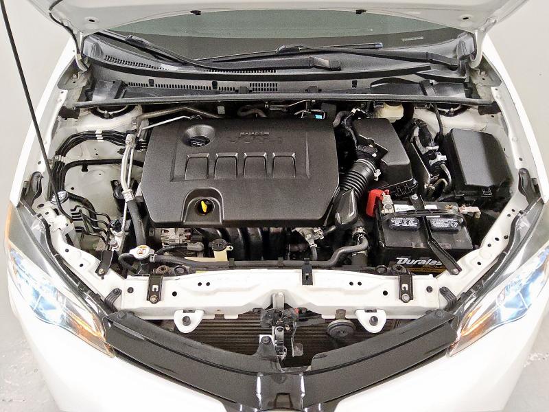 5YFBURHE4JP851422 - 2018 TOYOTA COROLLA L თეთრი ფოტო 11