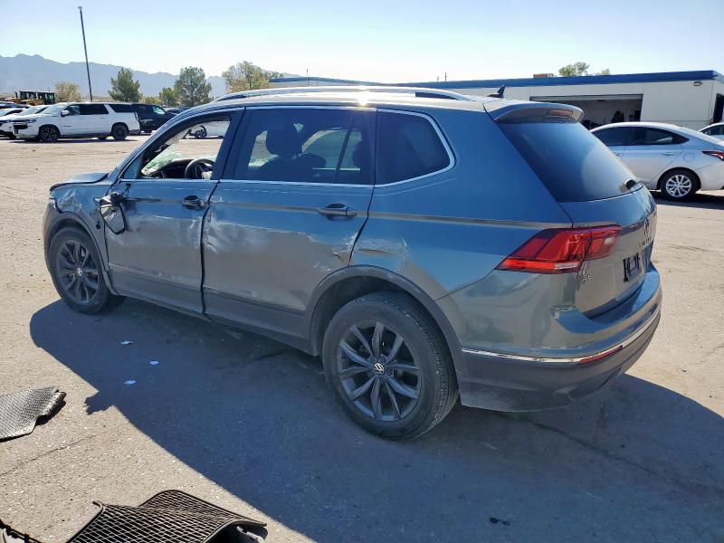 3VV3B7AX4NM070487 - 2022 VOLKSWAGEN TIGUAN SE Gri fotoğraf 2