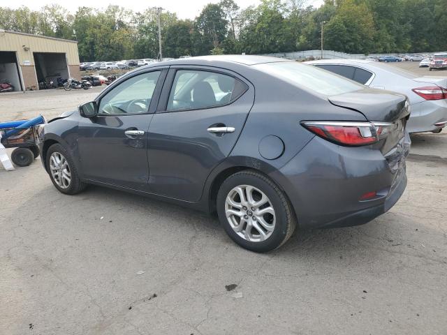 3MYDLBYV9JY331656 - 2018 TOYOTA YARIS IA CHARCOAL photo 2
