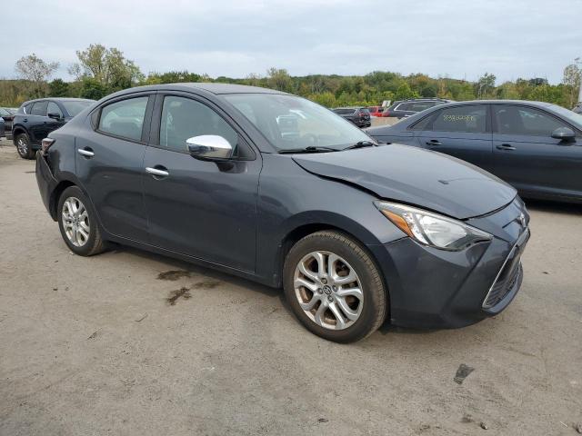 3MYDLBYV9JY331656 - 2018 TOYOTA YARIS IA CHARCOAL photo 4