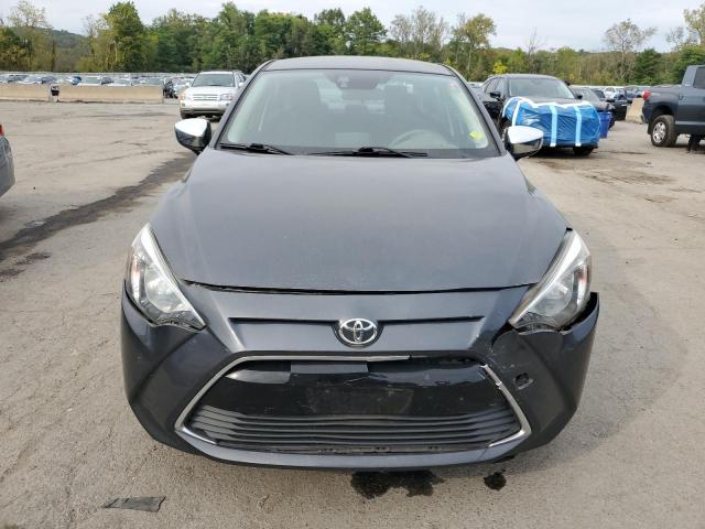3MYDLBYV9JY331656 - 2018 TOYOTA YARIS IA CHARCOAL photo 5