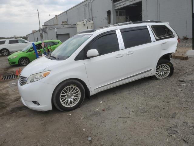 2012 TOYOTA SIENNA XLE, 