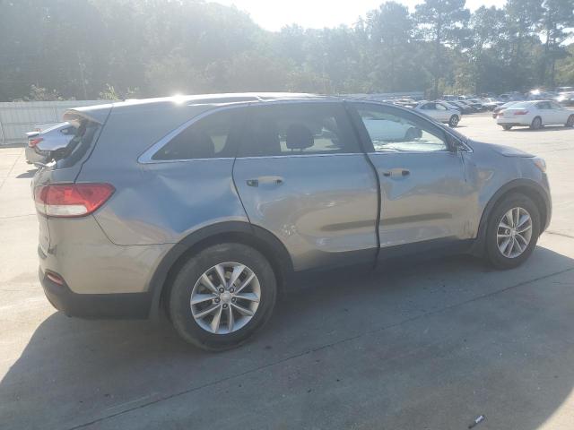 5XYPG4A34JG406563 - 2018 KIA SORENTO LX ნაცრისფერი ფოტო 3