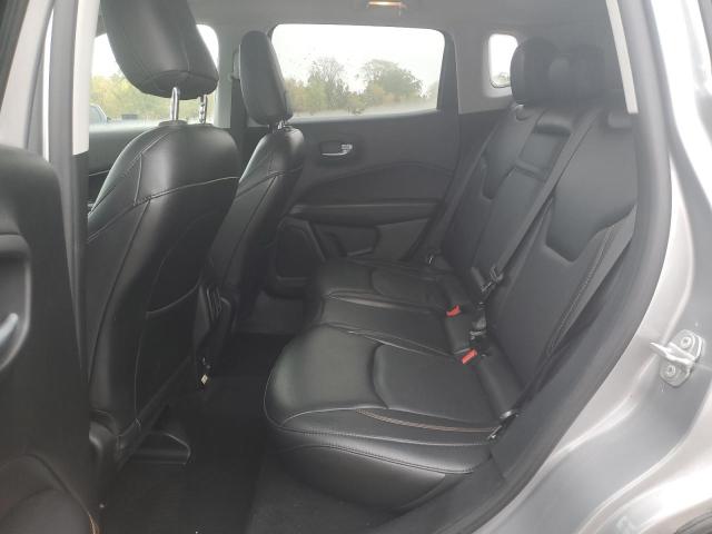 3C4NJDCB6JT403301 - 2018 JEEP COMPASS LIMITED SILVER photo 11