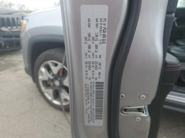 3C4NJDCB6JT403301 - 2018 JEEP COMPASS LIMITED SILVER photo 13