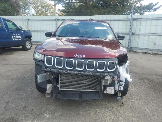 3C4NJCBB9NT138875 - 2022 JEEP COMPASS LATITUDE ბურგუნდია ფოტო 5