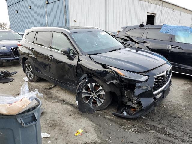 5TDGZRBH3NS570302 - 2022 TOYOTA HIGHLANDER XLE BLACK photo 4