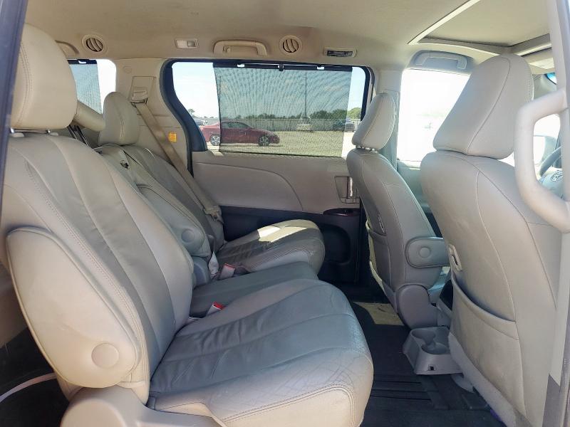 5TDYK3DC7CS236651 - 2012 TOYOTA SIENNA XLE WHITE photo 11