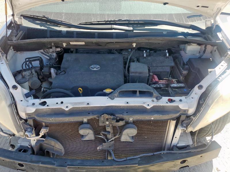 5TDYK3DC7CS236651 - 2012 TOYOTA SIENNA XLE WHITE photo 12