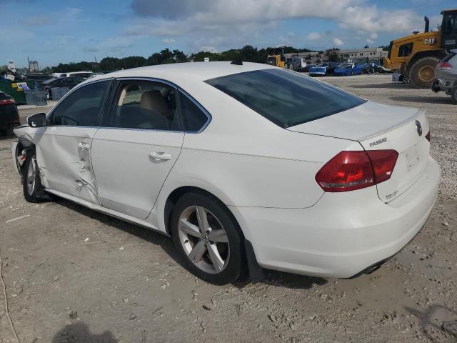 1VWBH7A35DC127329 - 2013 VOLKSWAGEN PASSAT SE Білий фото 2