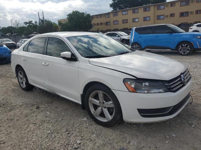 1VWBH7A35DC127329 - 2013 VOLKSWAGEN PASSAT SE Білий фото 4