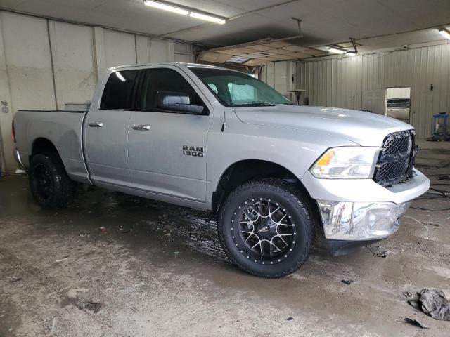 1C6RR7GG5JS106501 - 2018 RAM 1500 SLT Сріблястий фото 4